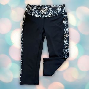 Everlast Women’s Athletic Workout Capri Leggings Size S